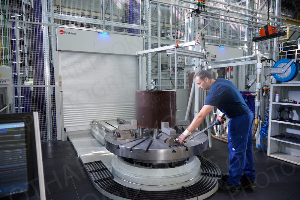 Total machining solution - 3 Unicom CNC machines with FMS