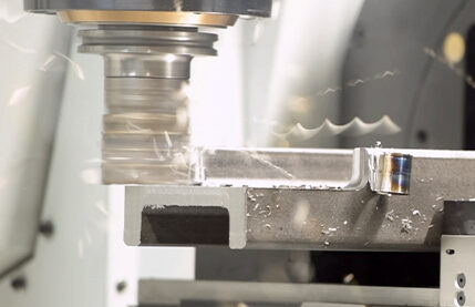 UNIMAST CNC machine | Machining of forklift mast profiles UNIMAST CNC machine | Machining of forklift mast profiles | High uptime | Machining in pairs | unisign.com