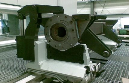 Unisign CNC machine | Machining agricultural equipment Unisign CNC machine | Machining agricultural equipment | Frontline systems | Tractor parts | Harvesting equipment | unisign.com