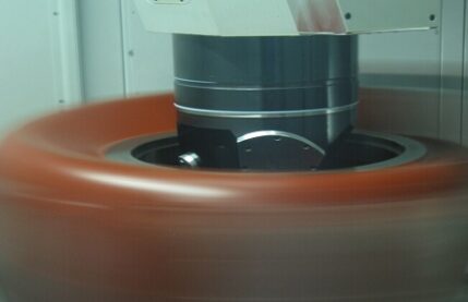 Unisign CNC machine | Large turbo charger casings machining Unisign CNC machine | Machining of large turbo charger casings | All operations on one machine | Large diameter possible | unisign.com