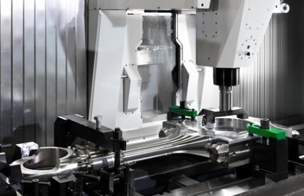 Unisign CNC machine | Machining of connecting rods for ship engines | unisign.com Unisign CNC machine | Machining of connecting rods for ship engines | unisign.com