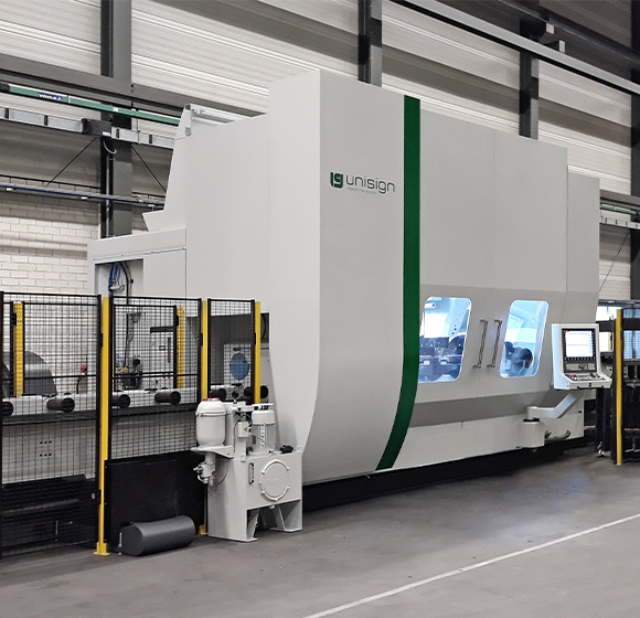 UNIMAST CNC machine | Machining of mast profiles in pairs for forklifts UNIMAST CNC machine | Machining of mast profiles in pairs for forklifts | Multi-sided machining of profiles | unisign.com