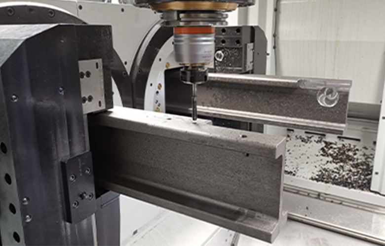 UNIMAST CNC machine | Machining of mast profiles in pairs | High flexibility in processing | All types and various lengths | unisign.com